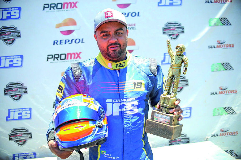 Marcos Fernandes foi o melhor cascavelense no sul-Brasileiro de Kart, com o terceiro lugar na categoria F-4 Sênior
Crédito: Tiago Guedes
