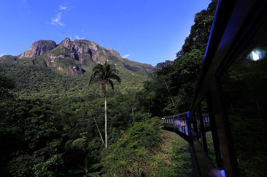 LITORAL/RMC - Pico Marumbi - O Pico Marumbi também é uma das referências do montanhismo. Localizado em Morretes e com espaço para camping, o parque possui 8,7 mil hectares de história e conservação ambiental.