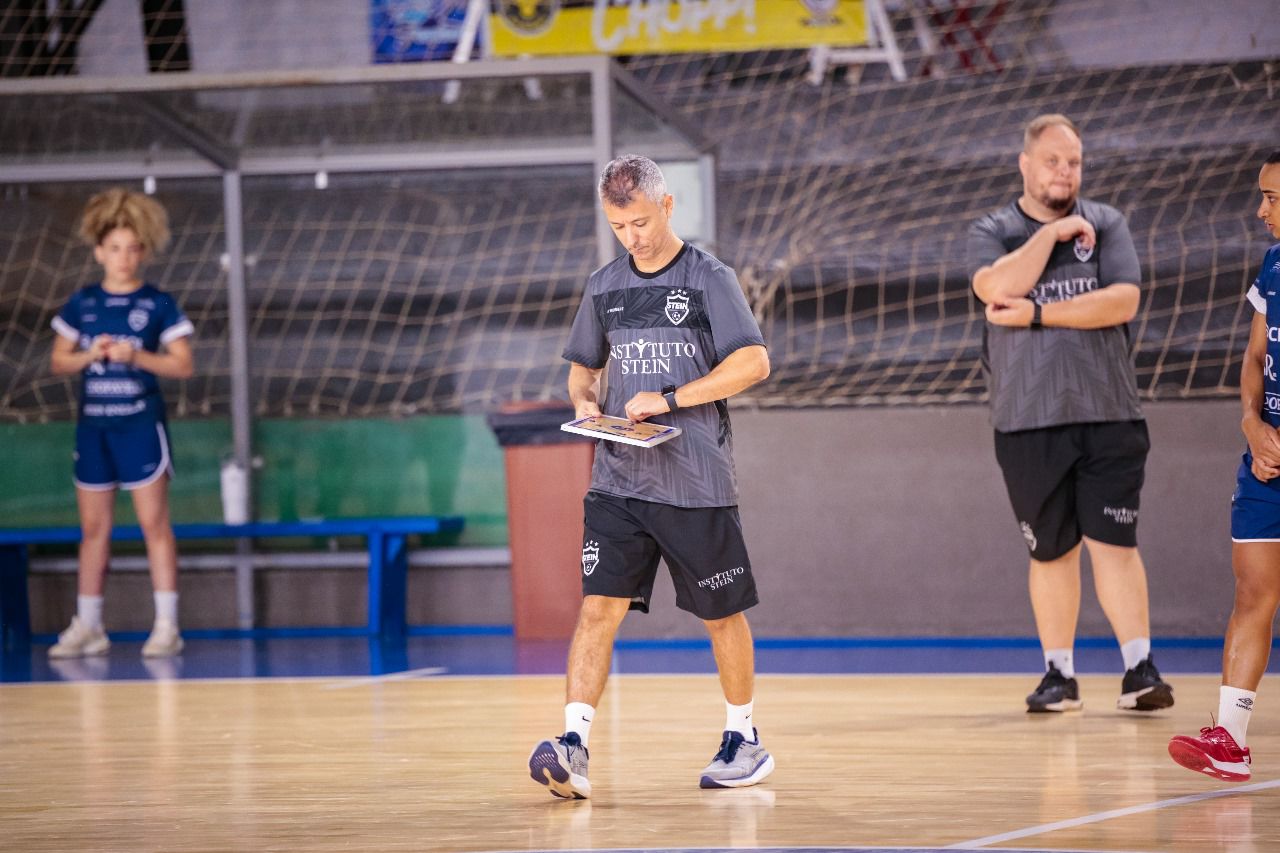 Técnico Marcio Coelho está confiante quanto ao rendimento da equipe para a Supercopa.

Crédito: Assessoria