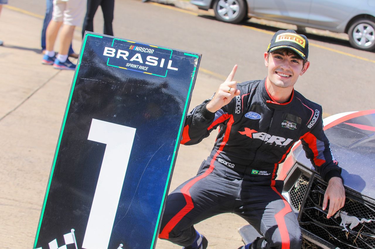 NASCAR BRASIL - Estreia no anel externo desafia Victor Andrade em Goiânia