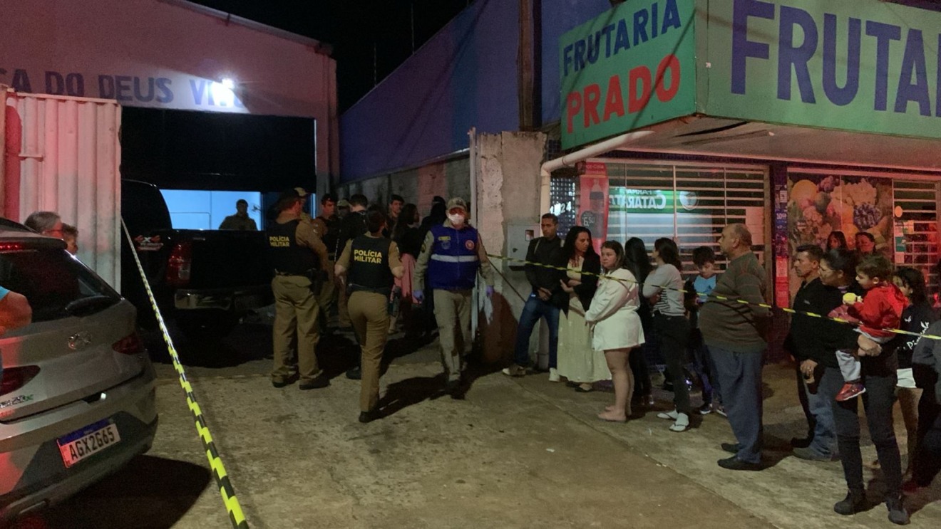 Equipes da Polícia Civil e Militar estiveram no local após o crime