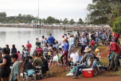pesca no lago cascavel