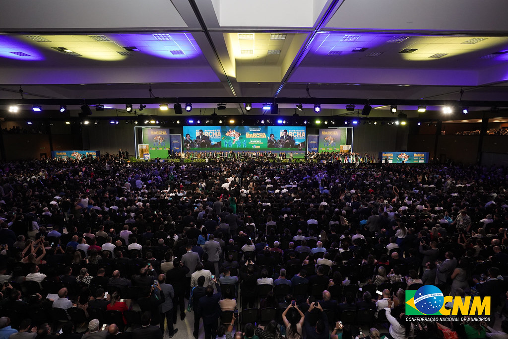 Para o presidente, as reivindicações “são justas” e o governo federal vai atendê-las “na medida do possível”. Foto: CNM