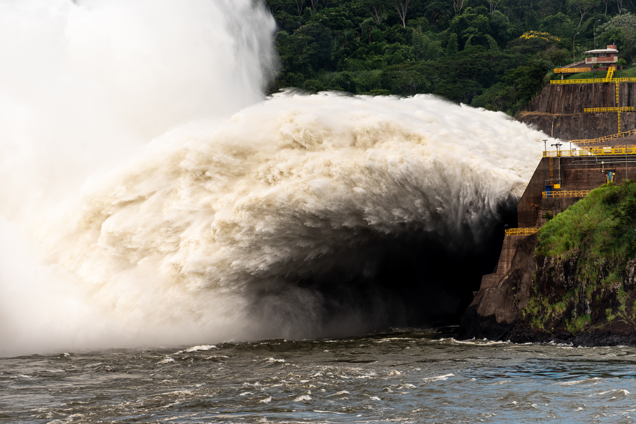 Barragem de Itaipu tem 'nível excelente' de segurança