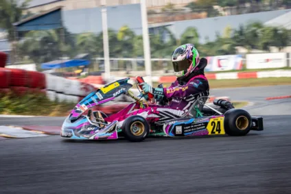 Giovana Marinoski permanece na terceira colocação da categoria Rotax Max na copa São Paulo de Kart da Granja Viana