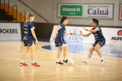 Nesta terça-feira (18), às 19h30, a equipe cascavelense enfrenta o São José pela 4ª rodada da Liga Feminina de Futsal. Foto: Assessoria