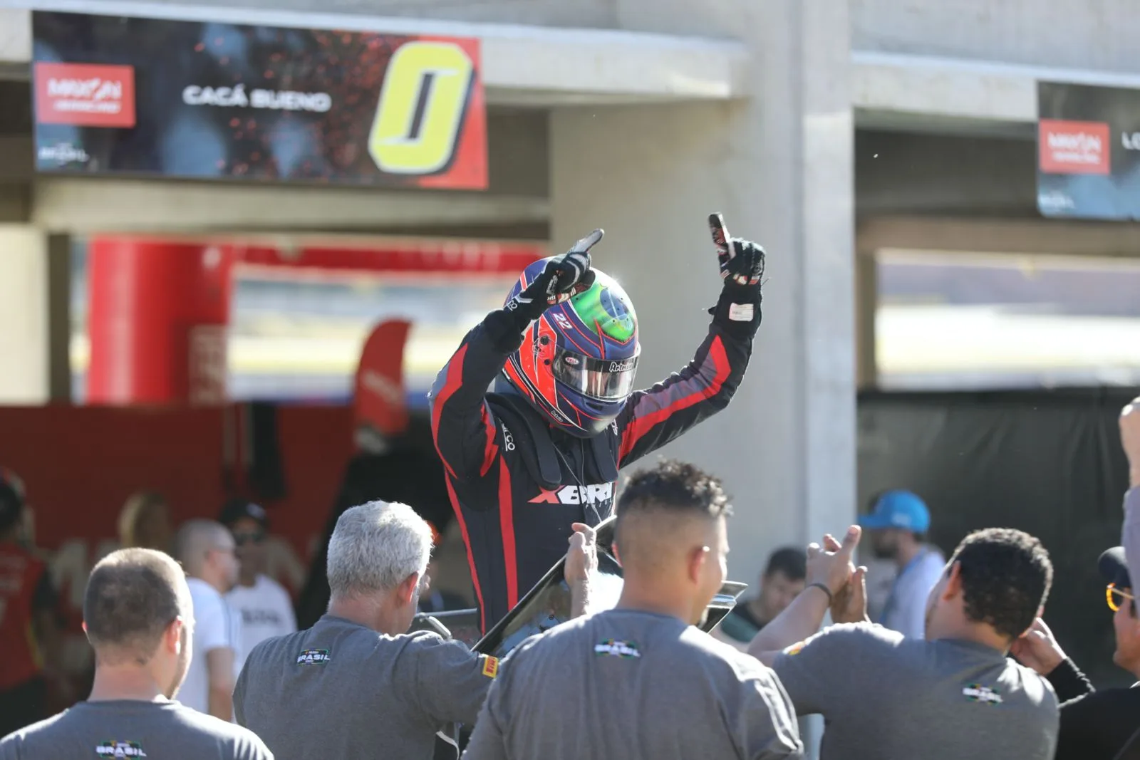 Vitória em Potenza impulsiona Victor Andrade para a vice-liderança na Nascar