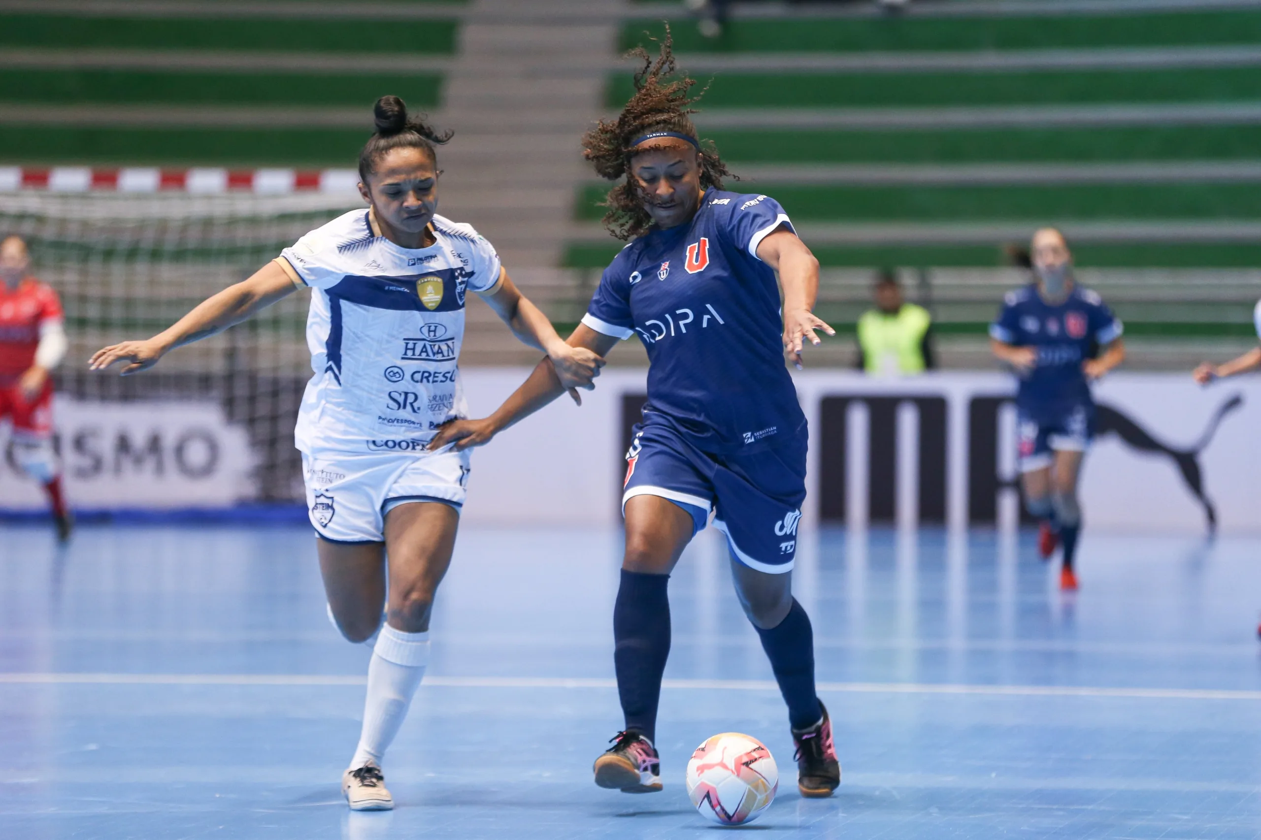 Mesmo com a marcação bem fechada da equipe chilena, o time cascavelense conseguiu achar os espaços e marcar os gols. Foto: Conmebol