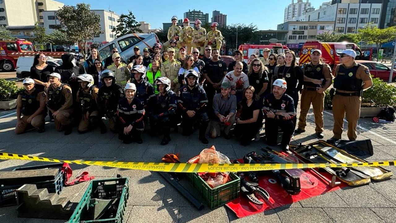 O Centro de Cascavel foi cenário de uma simulação de acidente de trânsito que chocou a cidade na manhã desta quinta-feira (25), Dia do Motorista - Foto: SOT