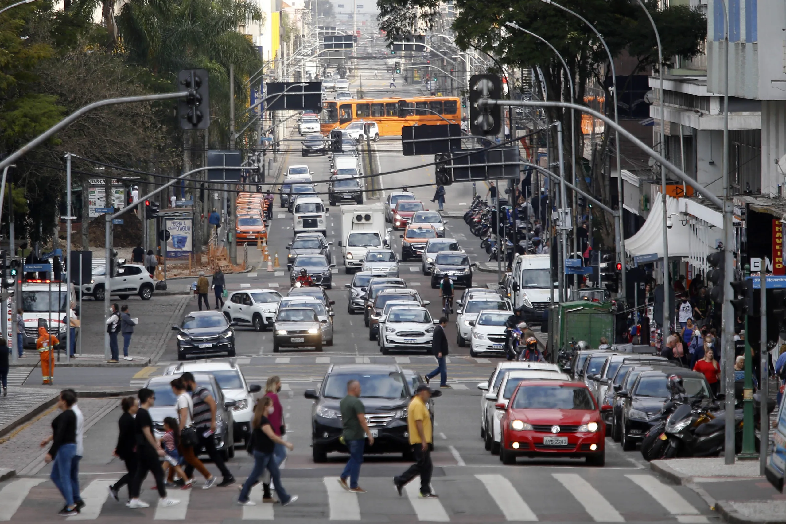 A taxa no valor de R$ 90,94 é única para todos os veículos do Paraná - Foto: Albari Rosa/Arquivo AEN