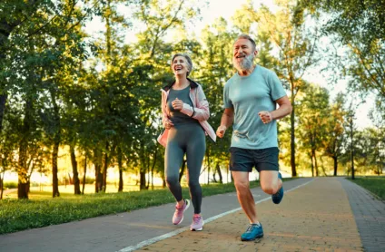 Com a idade, os problemas de saúde aparecem com mais facilidade, e ter uma rotina de exercícios pode ser uma ótima forma de combatê-los