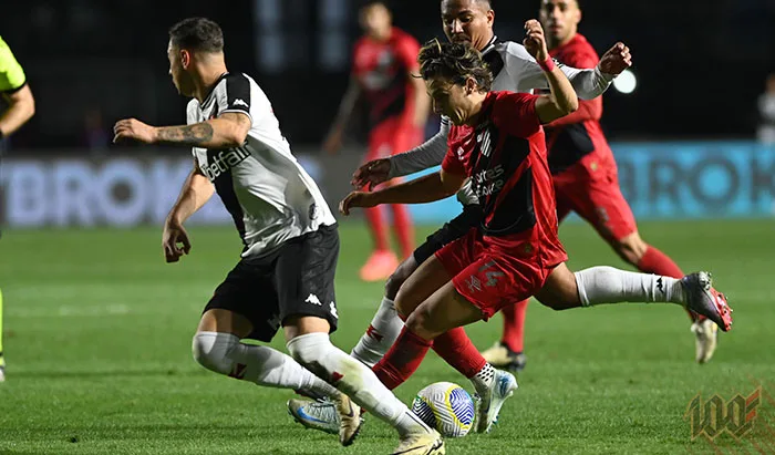 O time paranaense contará com os retornos de Gamarra e Zapelli, que estavam suspensos. Foto: Athletico Paranaense