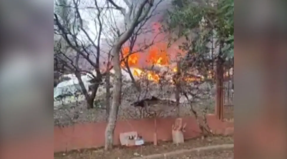 Vídeos mostram queda do avião e incêndio após o sinistro; Voepass emite nota