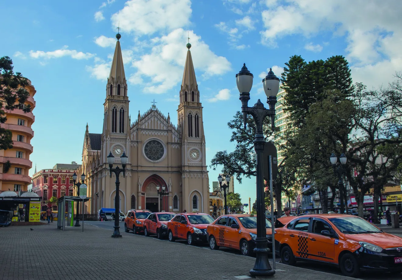 A abertura da linha de crédito visa atender a demanda de milhares de taxistas que trabalham no Paraná diariamente. Foto: Divulgação A abertura da linha de crédito visa atender a demanda de milhares de taxistas que trabalham no Paraná diariamente. Foto: Divulgação