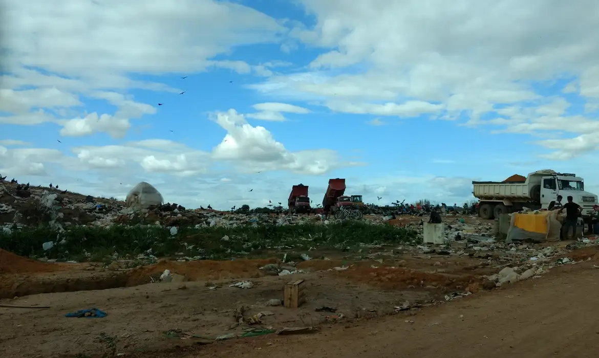 Baixa reciclagem e uso de lixões contribuem para gastos, diz estudo - Foto: Maira Heinen/Rádio Nacional