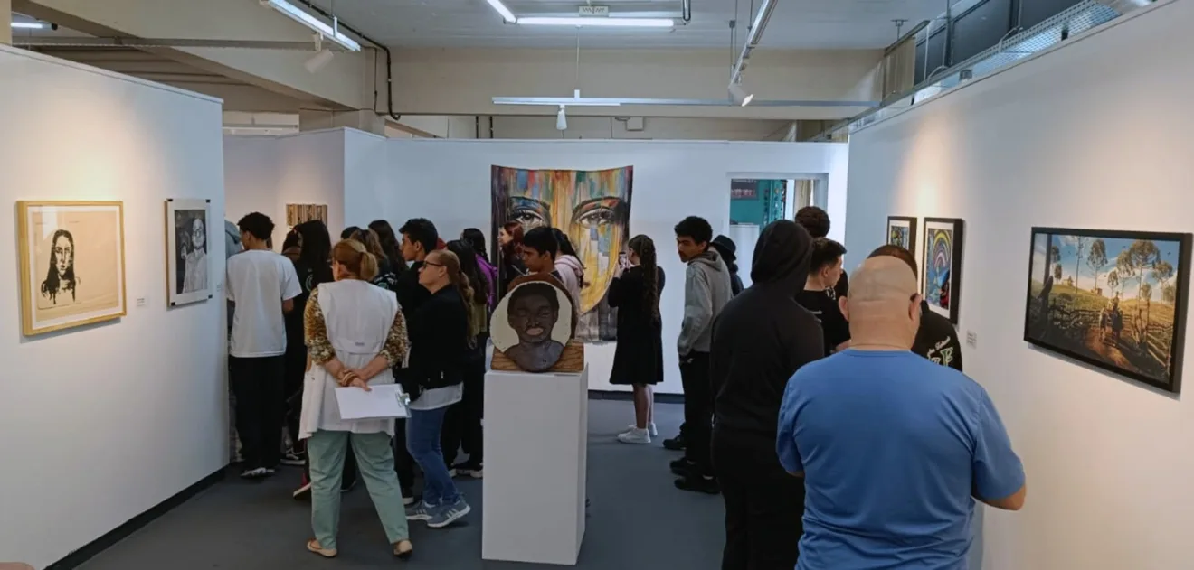 Programa #PartiuMuseu propicia a alunos da rede estadual uma imersão cultural, artística e histórica pelos principais museus da cidade - Foto: Secom Programa #PartiuMuseu propicia a alunos da rede estadual uma imersão cultural, artística e histórica pelos principais museus da cidade - Foto: Secom