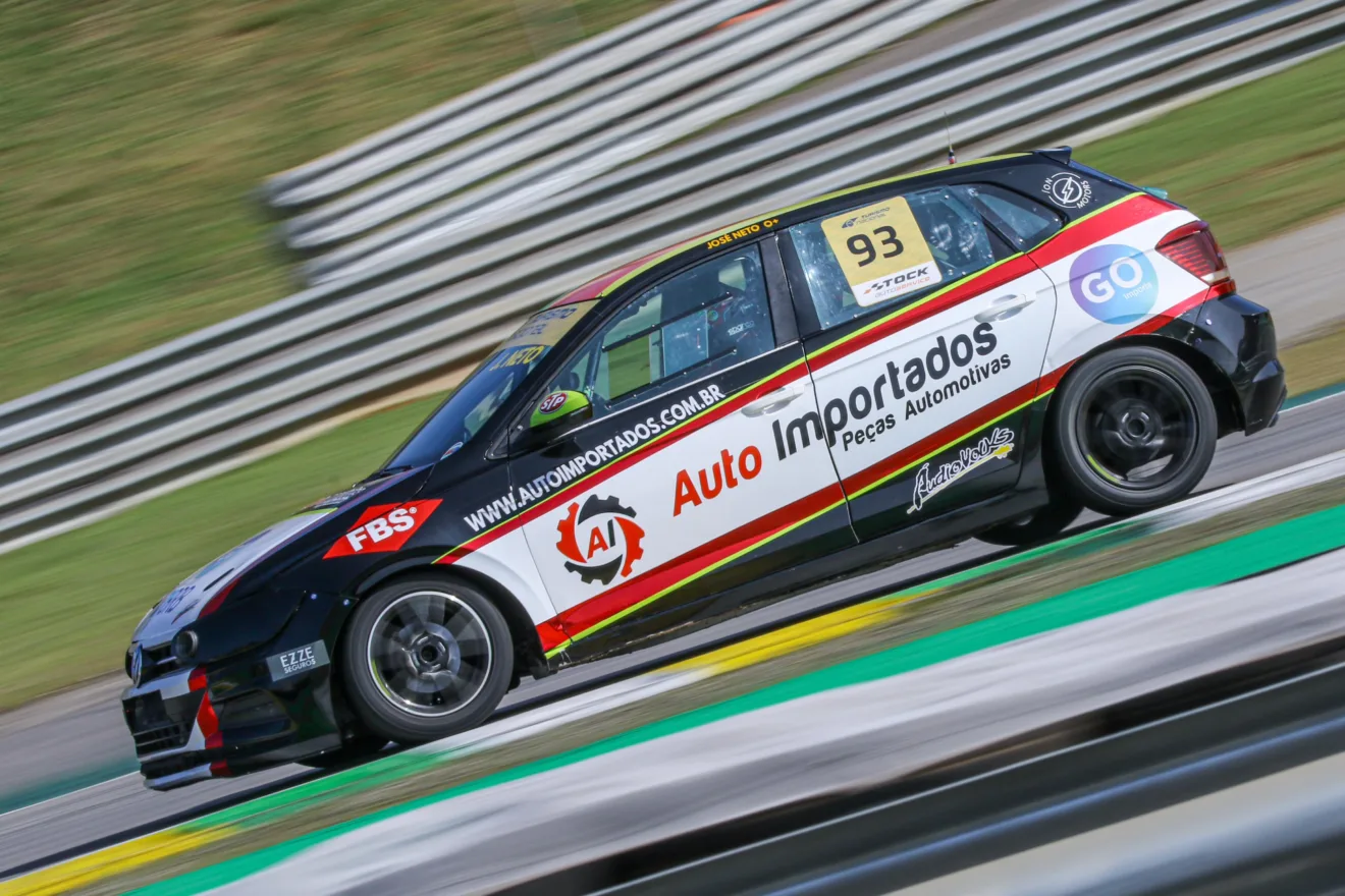 TURISMO NACIONAL: No Velocitta, José Neto defende liderança dos rookies TURISMO NACIONAL: No Velocitta, José Neto defende liderança dos rookies