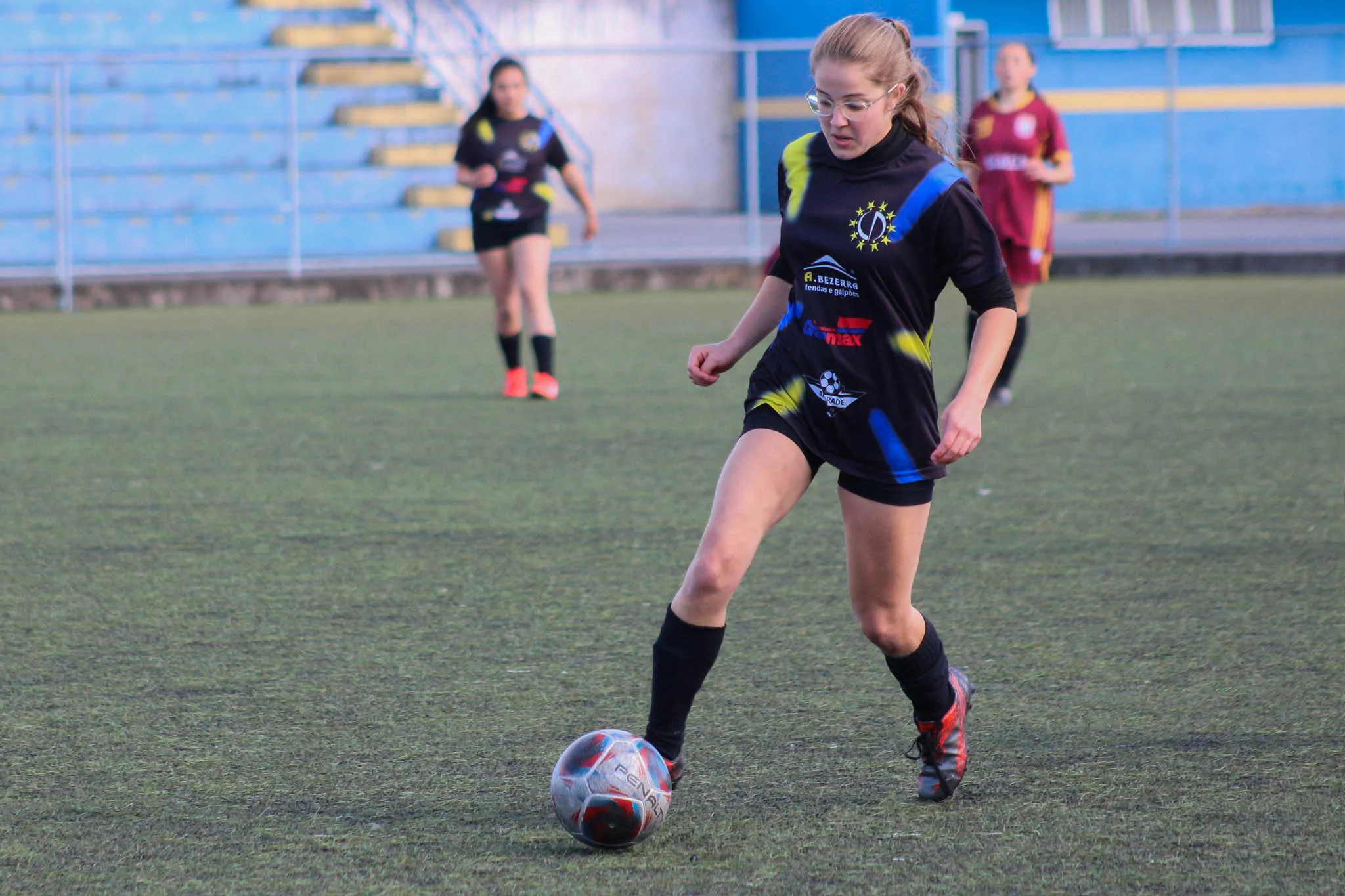 Equipes de 173 municípios participaram da primeira fase regional dos Jogos Escolares Bom de Bola, que atendem especificamente a modalidade de futebol de campo  - Foto: SEES-PR