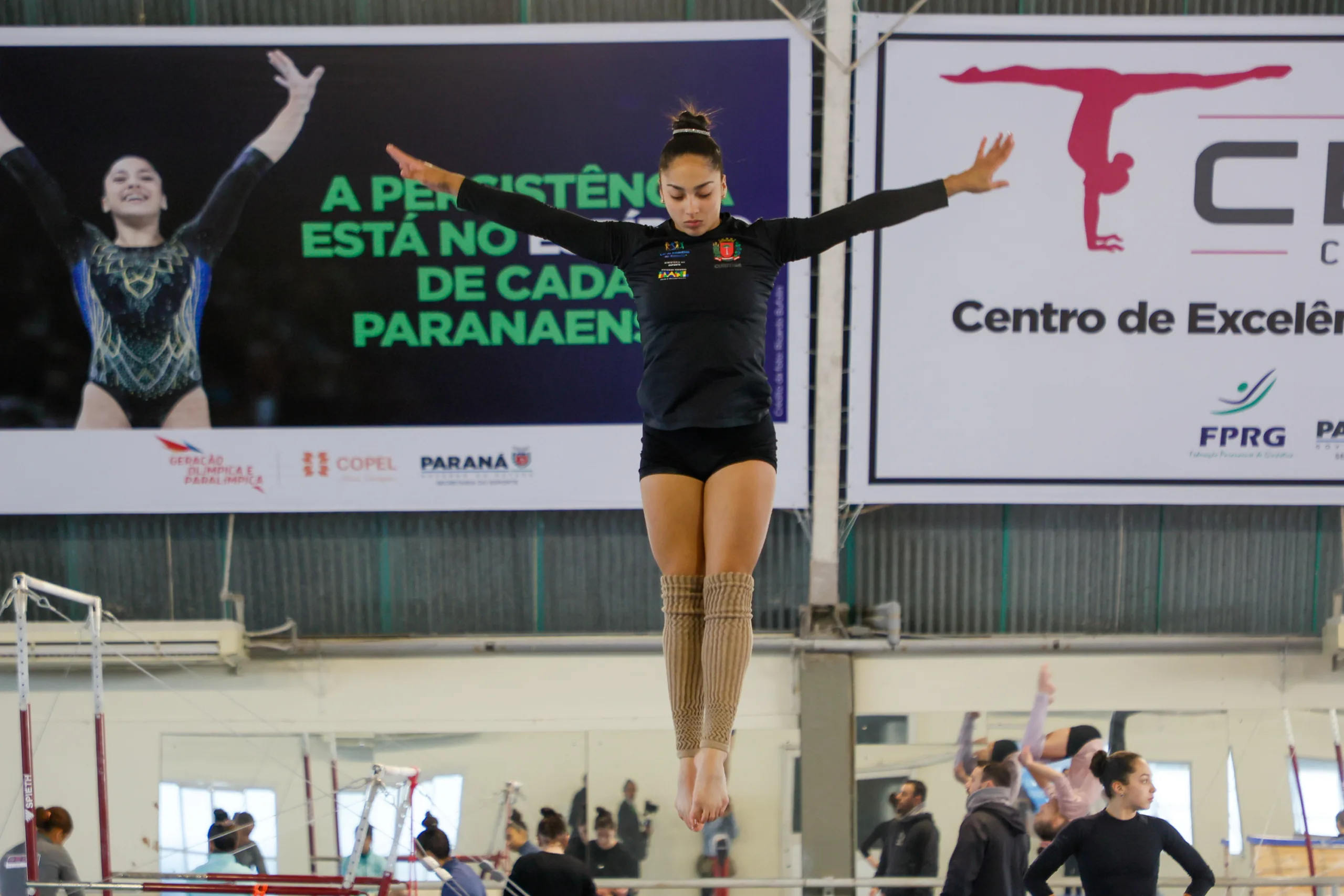 Com 18 anos e disputando sua primeira Olimpíada, a atleta curitibana foi destaque em uma competição marcada por mulheres no pódio