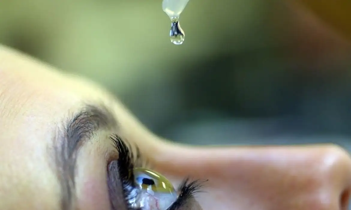 Conjuntiva é a membrana que reveste a pálpebra e se retrai para cobrir a esclera (a camada fibrosa resistente e branca que cobre o olho), até a extremidade da córnea - Foto: Marcello Casal Jr/Agência Brasil