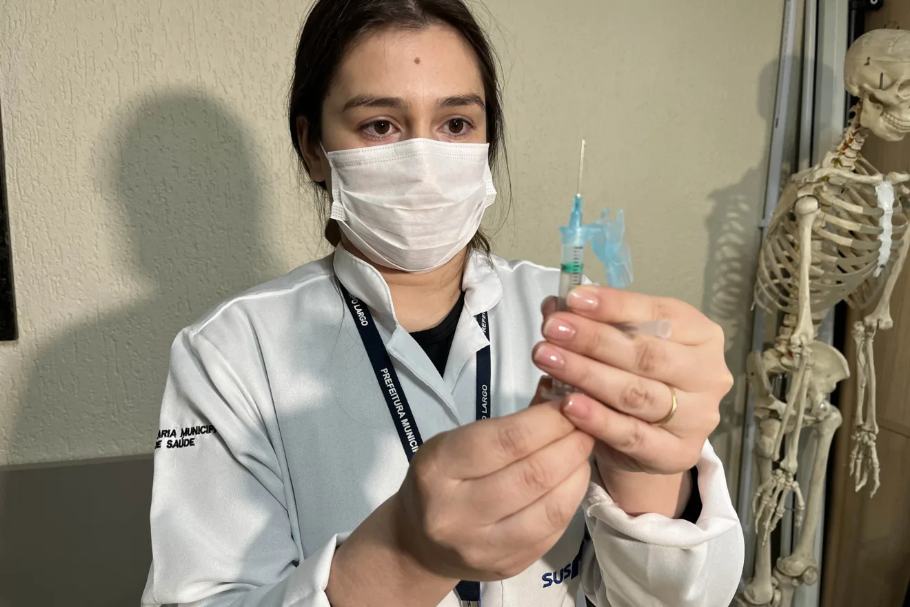 Descubra os números da coqueluche no Paraná: 302 casos e 1 óbito neste ano. Saiba mais sobre a importância da vacinação e prevenção da doença - Foto: AEN Descubra os números da coqueluche no Paraná: 302 casos e 1 óbito neste ano. Saiba mais sobre a importância da vacinação e prevenção da doença - Foto: AEN