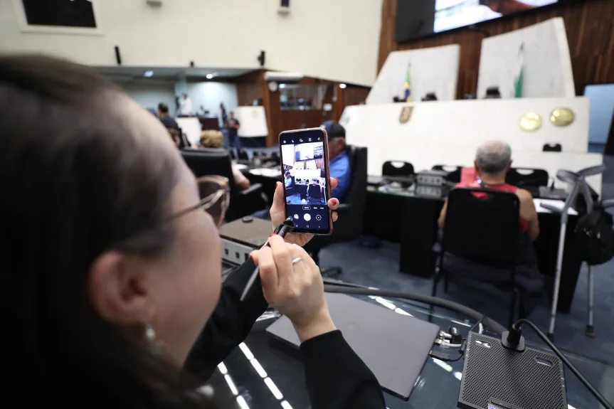 Saiba mais sobre a Semana da Pessoa Idosa promovida pela Assembleia Legislativa do Paraná. Confira a programação e eventos especiais - Foto: Valdir Amaral/Alep