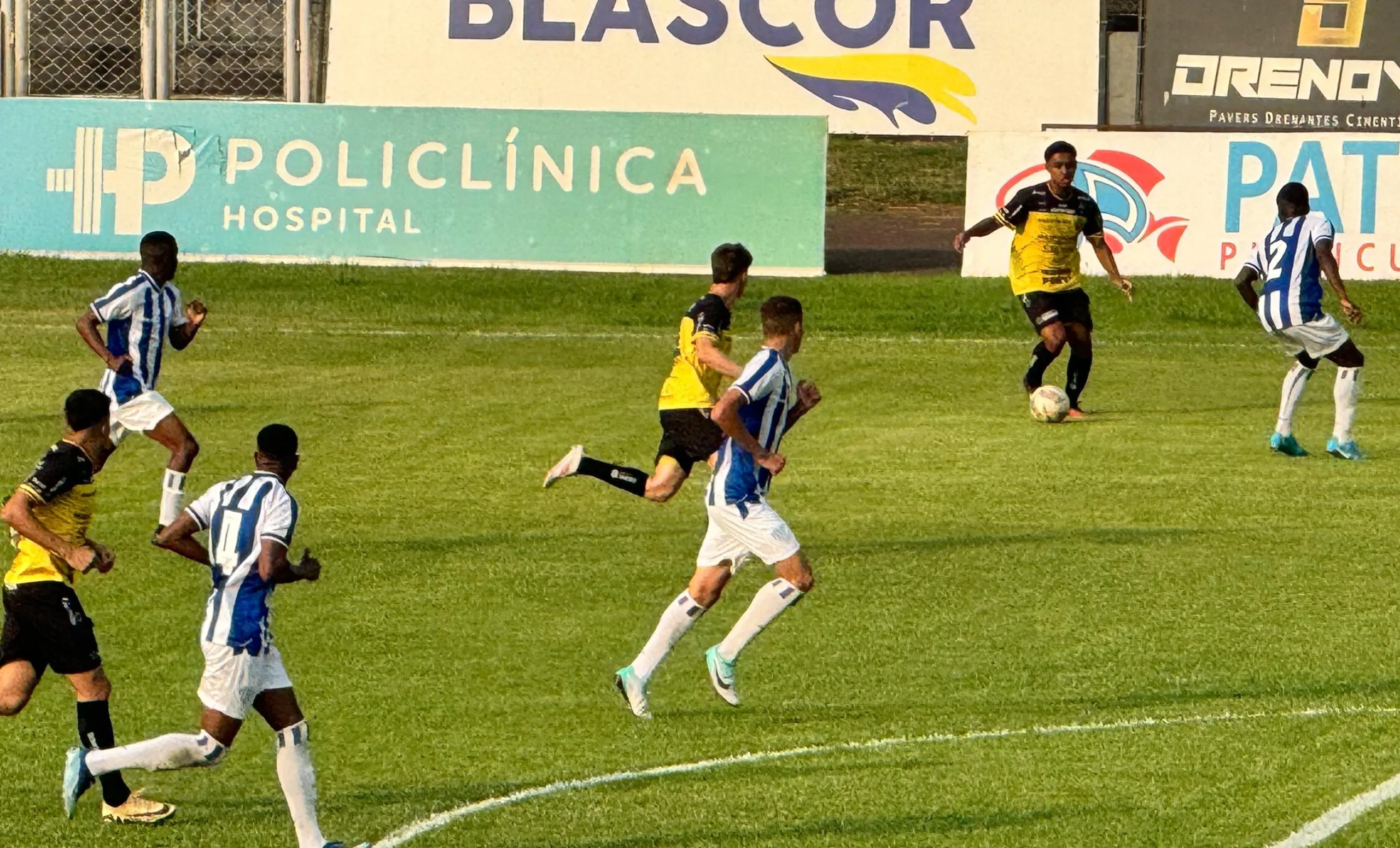 Cascavel passou bem pelo Avaí e segue invicto na competição. Foto: Assessoria