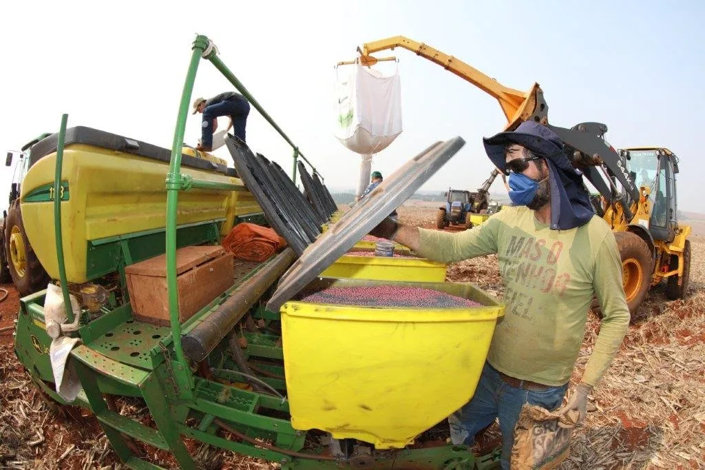 Produtores da área de atuação da Copacol aceleram o plantio da soja após a estiagem. Saiba como garantir uma safra bem-sucedida - Foto: Comunicação Copacol