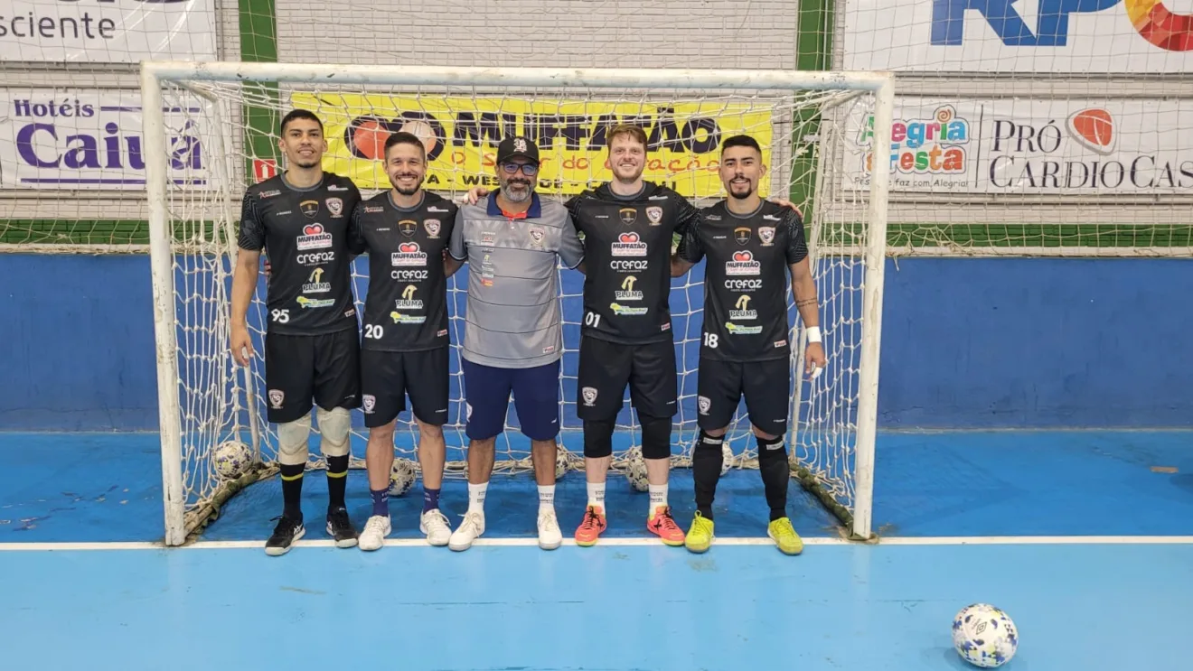 Com carreira consolida e com cerca de 17 anos na profissão, Roberto destacou a importância do seu trabalho e afirmou que é muito feliz em sua atuação - Foto: Assessoria Cascavel Futsal 