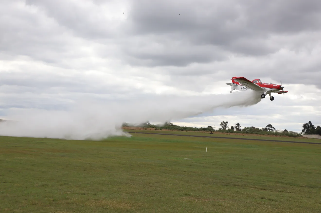 Paraná investe em recursos e capacitação para combater os incêndios florestais e minimizar os impactos da estiagem - Foto: Ari Dias/AEN Paraná investe em recursos e capacitação para combater os incêndios florestais e minimizar os impactos da estiagem - Foto: Ari Dias/AEN