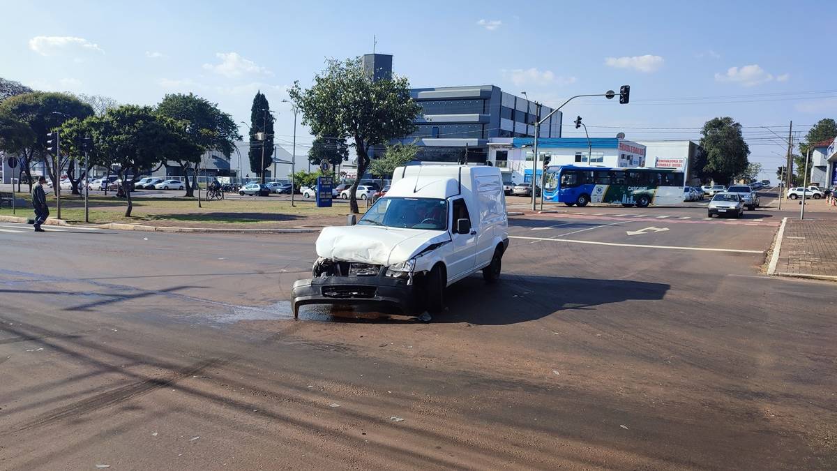 O acidente causou um grande congestionamento na área - Foto: Divulgação