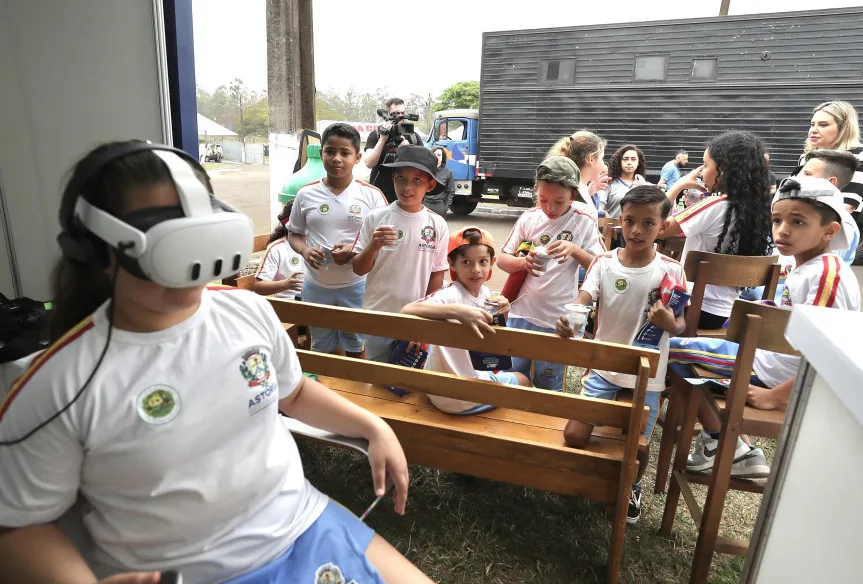 Descubra a emocionante realidade virtual da Assembleia Legislativa. Explore um tour imersivo e saiba mais sobre os direitos das pessoas com autismo - Foto: Dálie Felberg/Alep