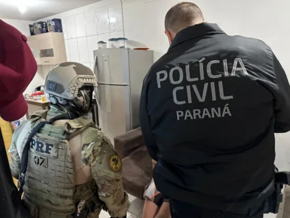 Ação conjunta da PRF, Polícia Civil e Militar no Paraná resulta na prisão de suspeitos de assaltos a compristas na BR-369 - Foto: PRF