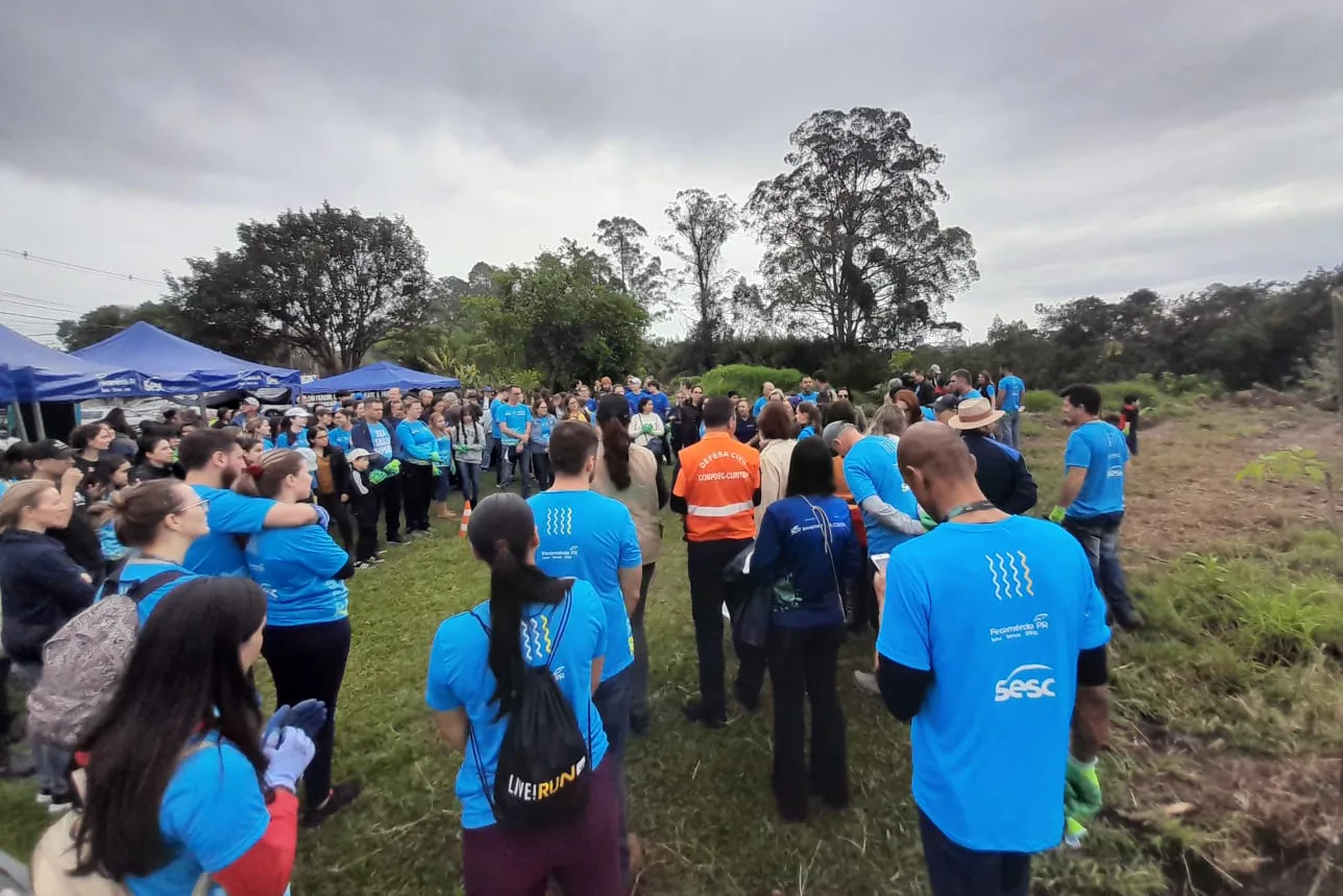 A Sanepar, através do Programa de Voluntariado Corporativo, mobilizou cerca de 300 voluntários para ações de limpeza de rios e praias em 20 cidades do Paraná - Foto: Thays Poletto/Sanepar