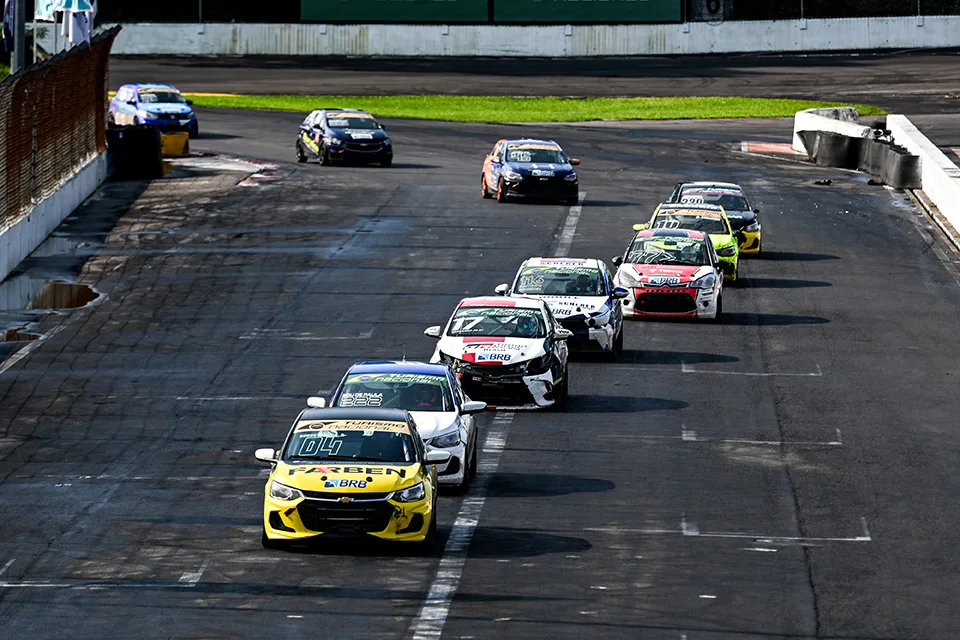 na tarde do próximo domingo serão conhecidos os competidores que vão avançar à rodada final da temporada com chances de título. Foto: Divulgação