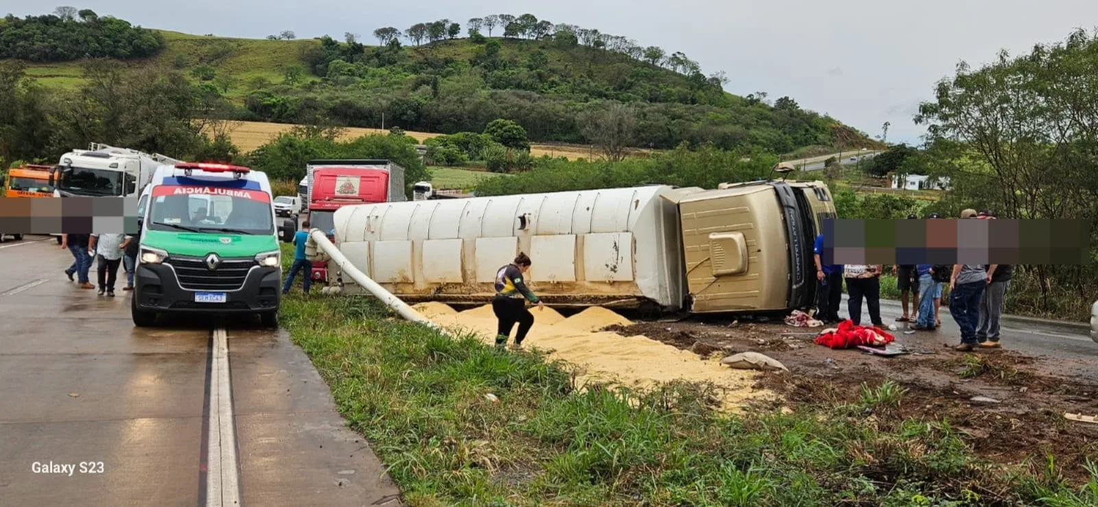 Acidente grave na BR-163 deixa mulher morta e feridos. Conheça os detalhes da colisão entre três veículos - Foto: Rui Castro