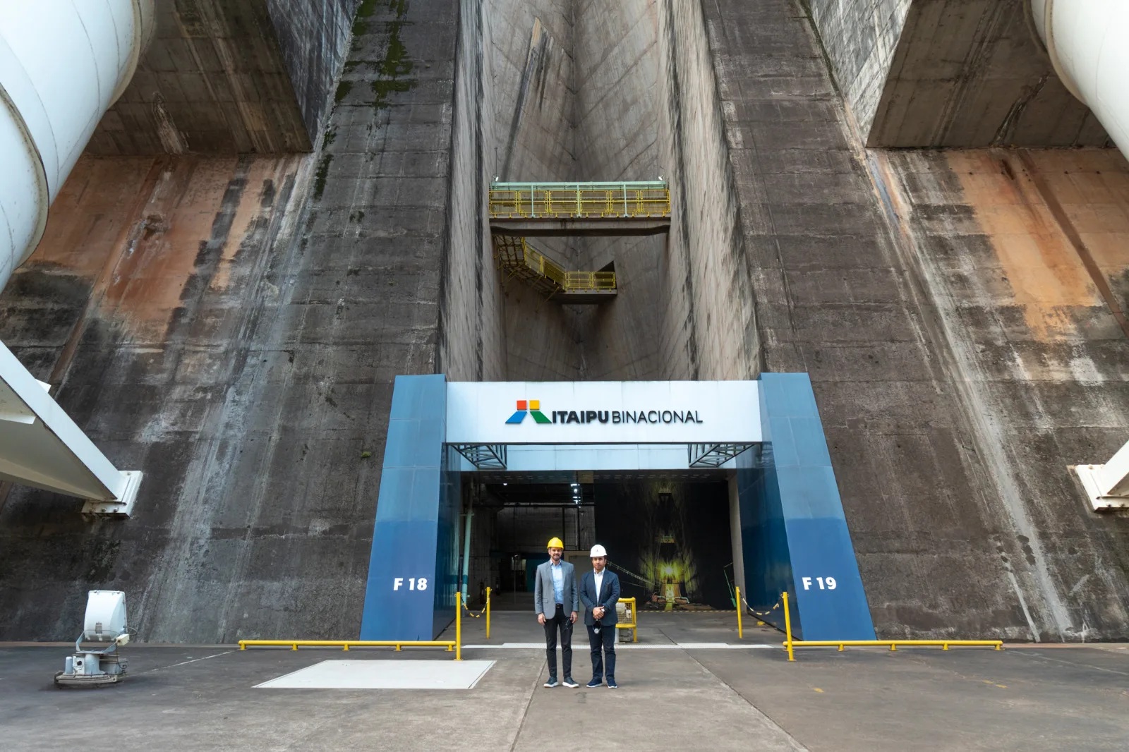 Presidente da Interpol e delegado da PF visitam Itaipu em evento histórico. Saiba mais sobre a visita e a participação do Brasil na Cumbre Ameripol  - Foto: Itaipu Binacional 