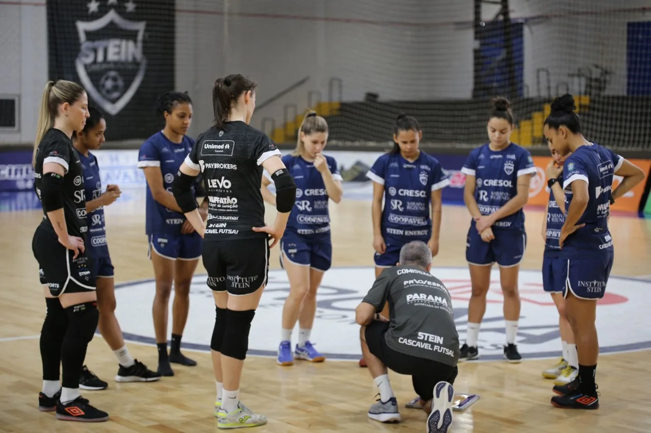 De olho na primeira colocação e nas vantagens que ela pode trazer, o Stein Cascavel recebe o Telêmaco Borba, às 19h30, no Ginásio da Neva - Foto: Assessoria Stein