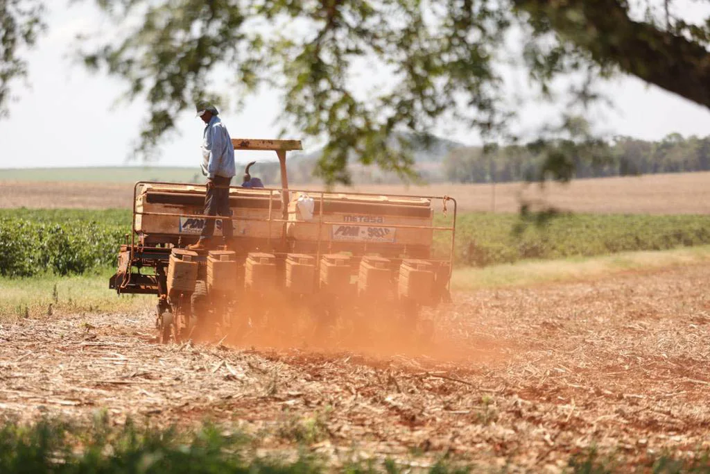 Saiba como o Programa Desenrola Rural beneficia a regularização de dívidas e o acesso ao crédito rural para agricultores - Foto: AEN