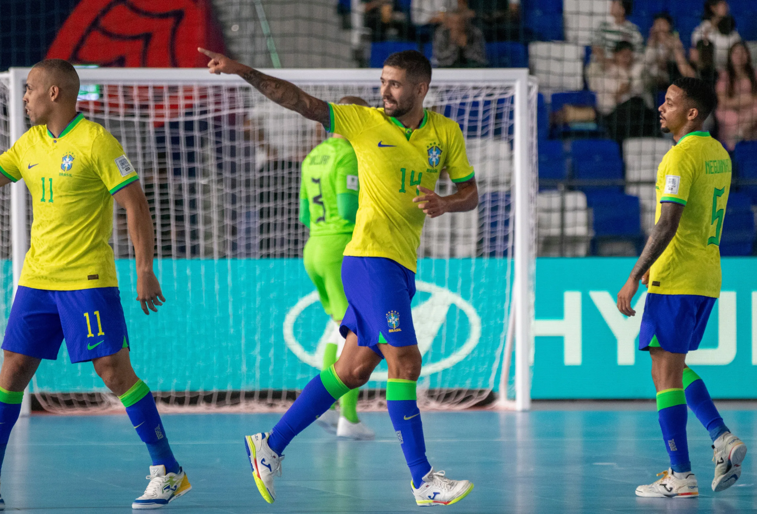 A Seleção Brasileira avança para as quartas de final da Copa do Mundo de Futsal com vitória de 5 a 0 sobre a Costa Rica. Saiba mais! - Foto: Leto Ribas/CBF