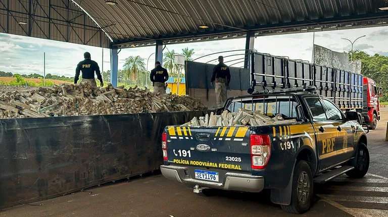 Recorde histórico de apreensão de drogas no Paraná em 2023: mais de 203 toneladas de drogas foram apreendidas pela PRF. Saiba mais! - Foto: PRF