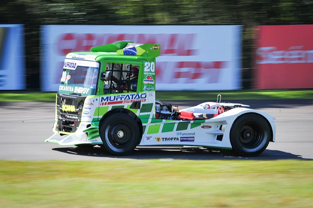 O cascavelense Pedro Muffato está em terceiro na classificação da categoria GT Truck. Foto: Tiago Soares