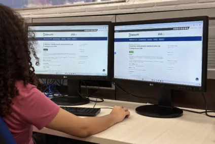Saiba como realizar o rebaixamento da CNH de forma fácil e rápida. Mantenha a mesma foto e data de vencimento da sua carteira atual - Foto: Celepar