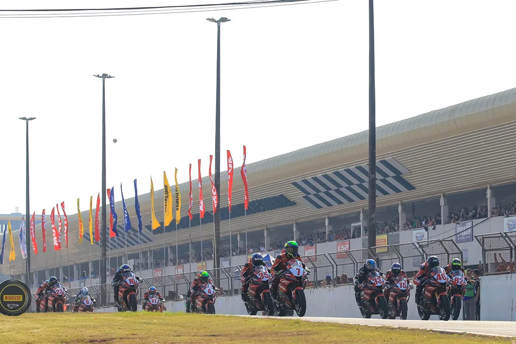 A programação do Moto1000GP inclui 12 corridas entre sábado (19) e domingo (20) em Cascavel. Foto: Divulgação