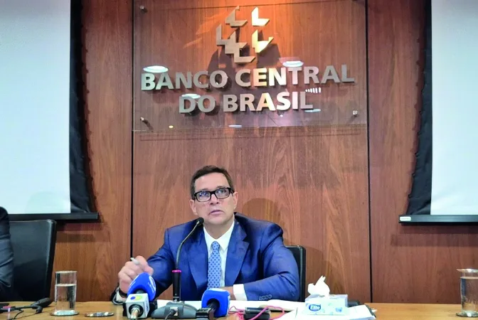 Campos Neto diz que BC anuncia em breve Pix por aproximação