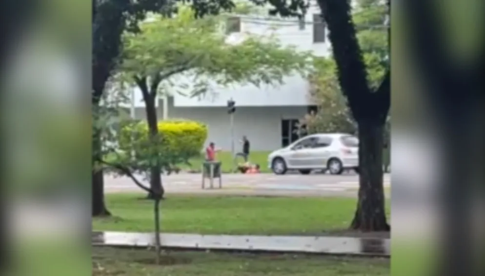 Equipes do Siate e do Samu foram acionadas para prestar os primeiros socorros e encaminhar os feridos para atendimento médico em uma unidade hospitalar 