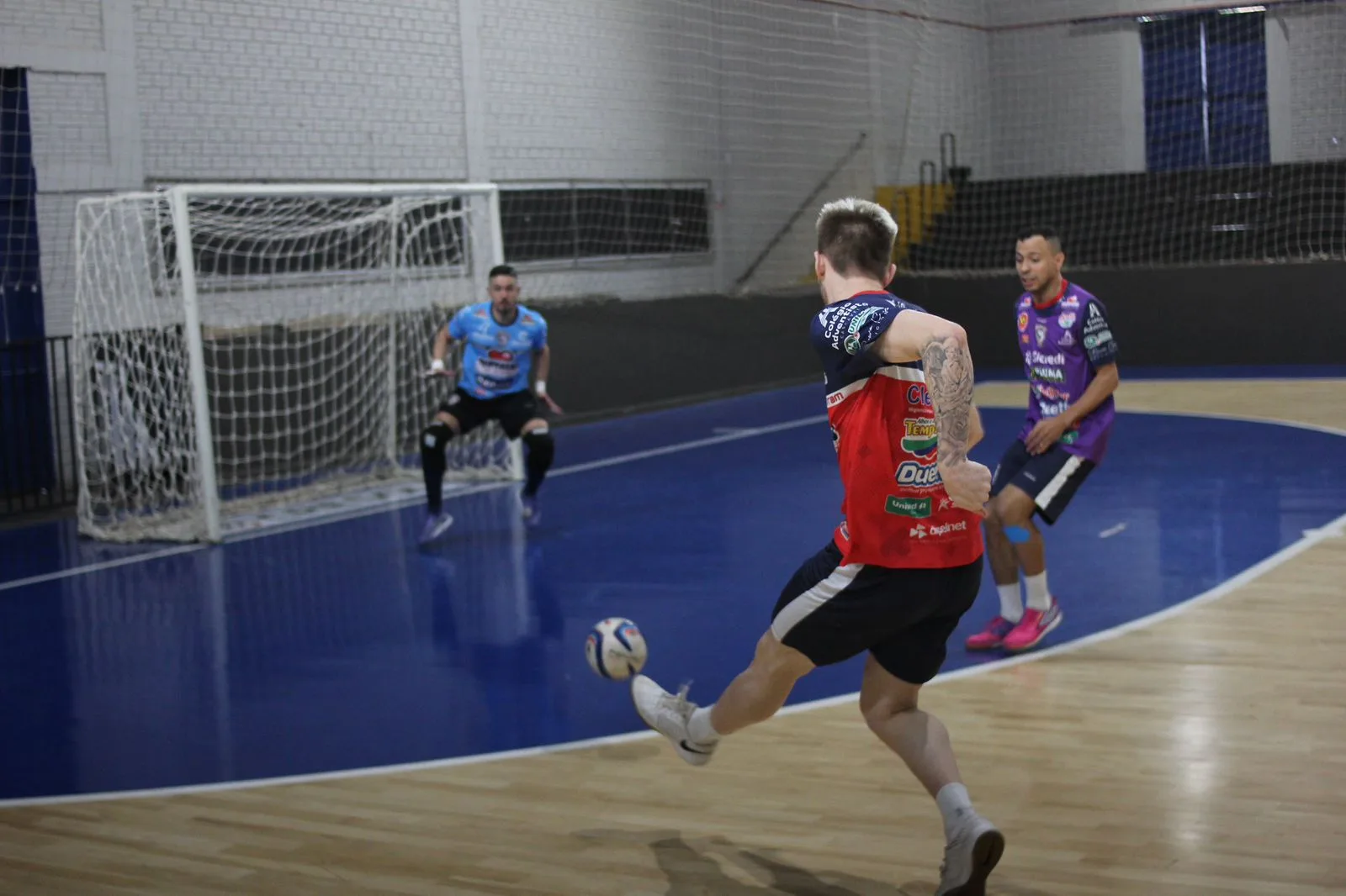 Partida emocionante de futsal: Cascavel Futsal enfrenta o Pato nas quartas de final da Liga Futsal - Foto; Assessoria 