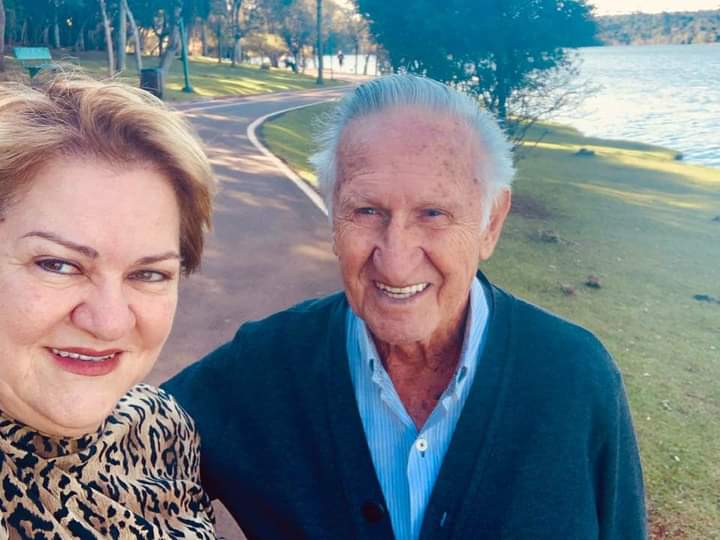 Ódina Silva com o pai, Elcio Coradini. Foto: Arquivo pessoal