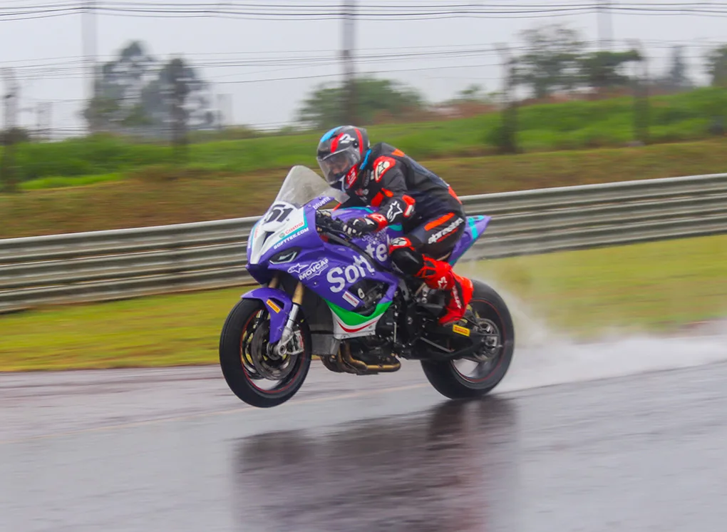 Agustin Donatti liderou os treinos da GP1000 desta sexta-feira no Autódromo Zilmar Beux em Cascavel