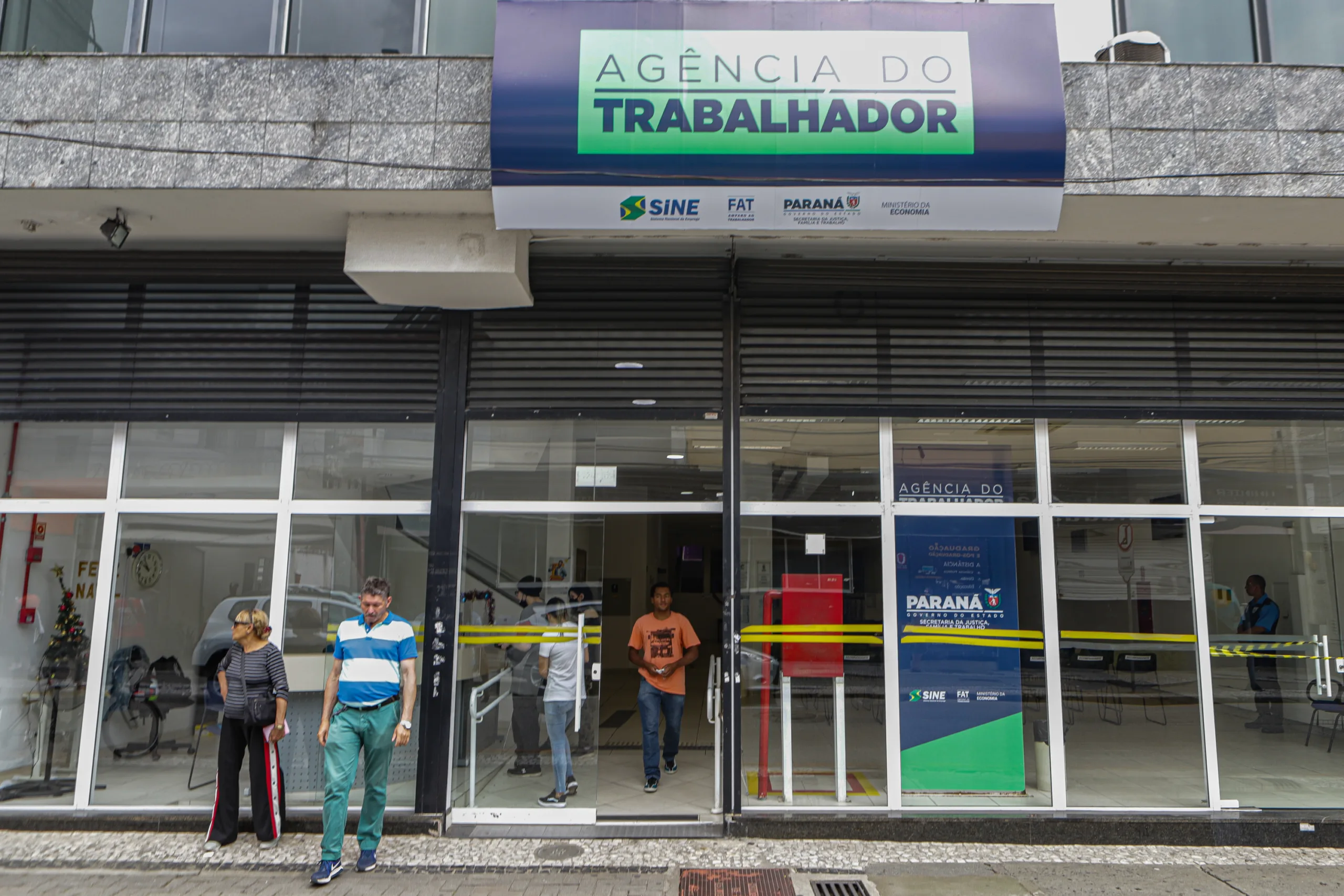 Descubra as oportunidades de trabalho no Paraná. Agências do Trabalhador oferecem mais de 22 mil vagas com carteira assinada - Foto: Roberto Dziura Jr/AEN